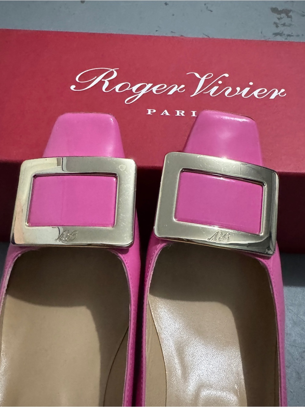 Roger Vivier Pink Patent Leather Square-Toe Buckle Flats - Picture 9 of 11